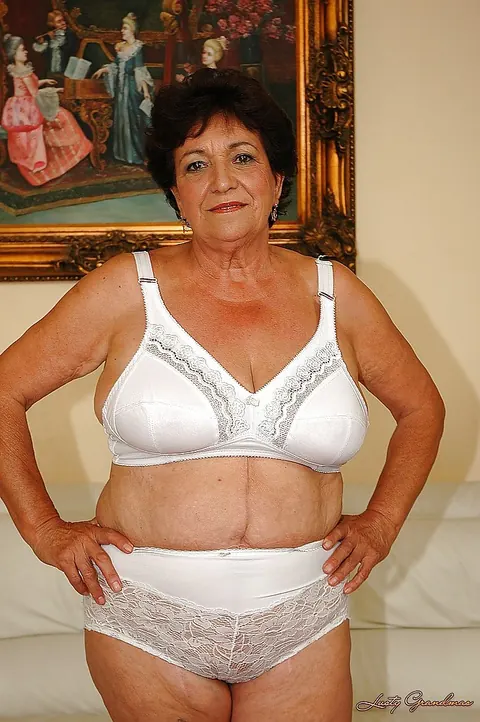 Semmi A: Tall BBW Brunette Strips Out of Her Lingerie – photo 2 of 16