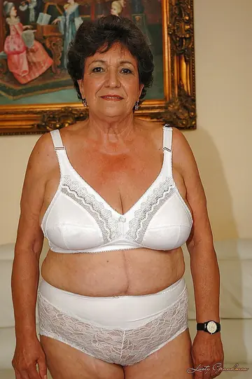 Tall BBW Brunette Strips Out of Her Lingerie