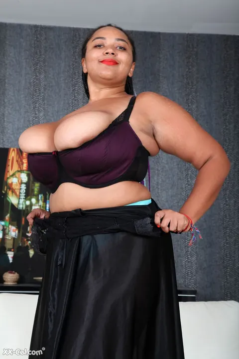 Curvy Ebony Latina Shows Off Her Big Tits in Turquoise Panties – photo 11 of 20