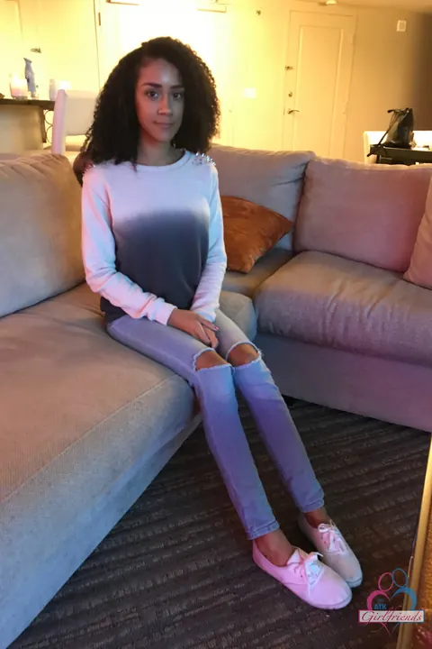 Ariana Aimes: Skinny Ebony Babe Undresses and Spreads Her Pussy – photo 2 of 20