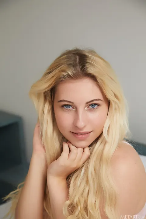 Lilly Bella: Czech Blonde Undresses and Shows Her Pale Body – photo 1 of 21