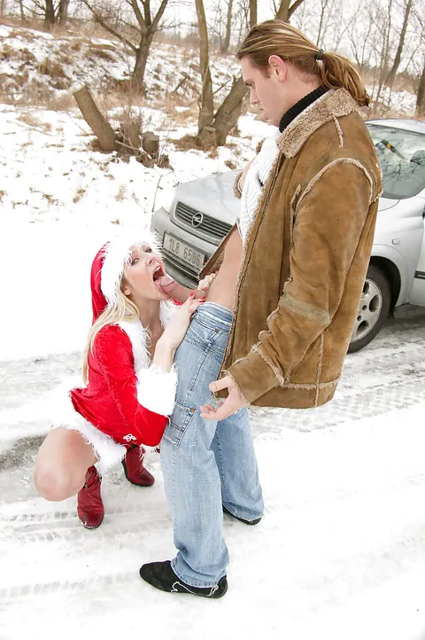 Jane Darling: Tall Blonde MILF in Christmas Costume Gets Fucked Outdoors – photo 16 of 16