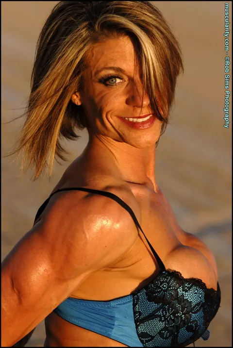 Tracy Weller: Thick Blonde MILF Models Lingerie and Bikini by the Lake – photo 10 of 15