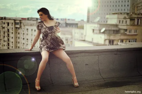 Brunette Poses Outdoors in a Skirt and Heels – photo 1 of 16