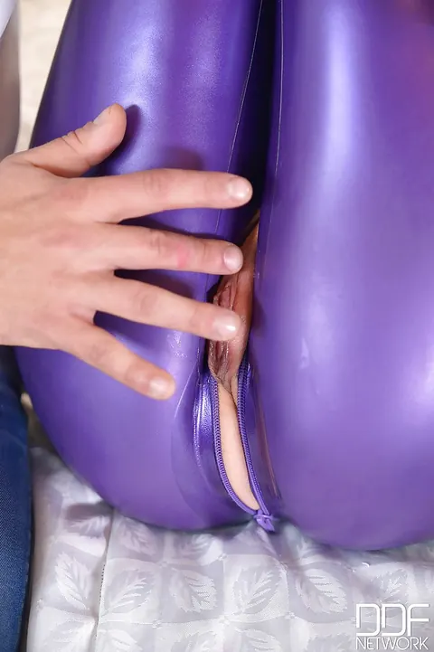Latex Lucy: Busty Blonde in Latex Takes Toys and Cock in a Threesome – photo 7 of 16