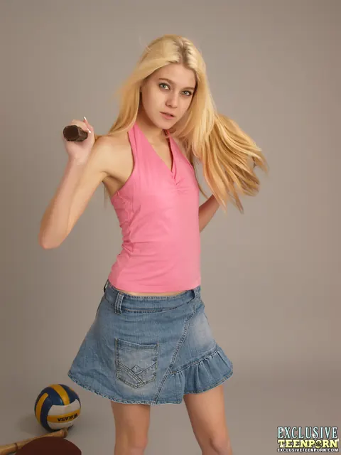 Skinny Blonde Strips Out of Her Skirt and Spreads – photo 1 of 20