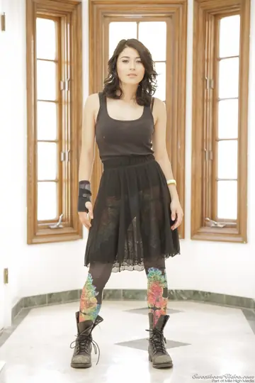 Raven Rockette – Thick Brunette MILF Strips Out of Her Skirt in Worn Boots