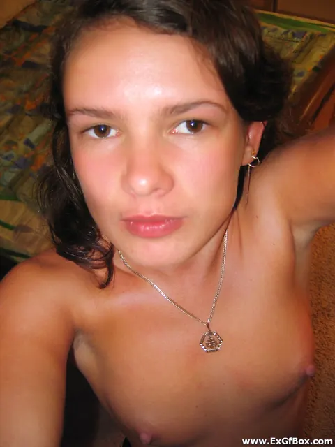 Woman in Pantyhose Spreads for a Selfie – photo 7 of 20