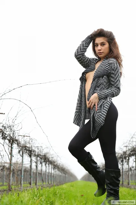Ally Milano: Latina Brunette Exposes Her Thong Ass in Jeans and Boots Outdoors – photo 10 of 12