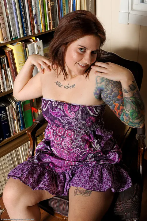 Tattooed BBW Spreads Her Hairy Pussy and Shows Her Big Ass – photo 1 of 20
