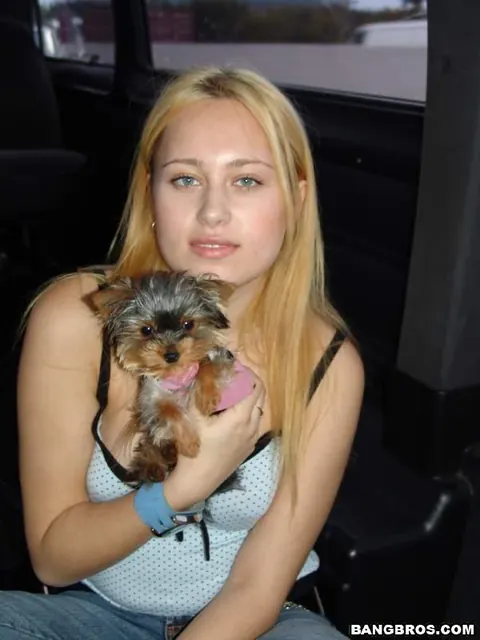 Blonde PAWG Sucks and Rides Cock in a Van – photo 4 of 21