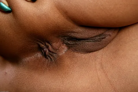 Mature Ebony Woman in Panties Spreads Her Hairy Bush – photo 15 of 16