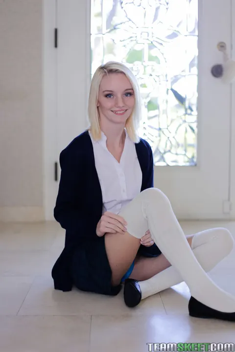 Sammie Daniels: Skinny Blonde Bares All in Socks and Spreads – photo 1 of 16