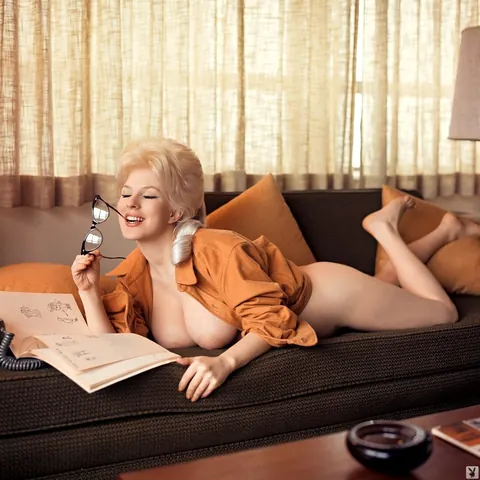 June Cochran: Thick Blonde MILF with Short Hair Poses Topless – photo 6 of 10