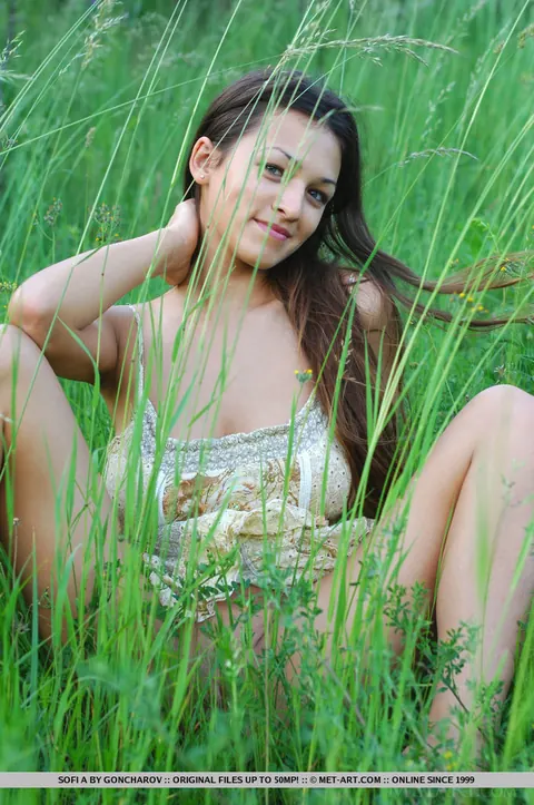 European Brunette Reveals Her Big Tits in a Forest – photo 3 of 18