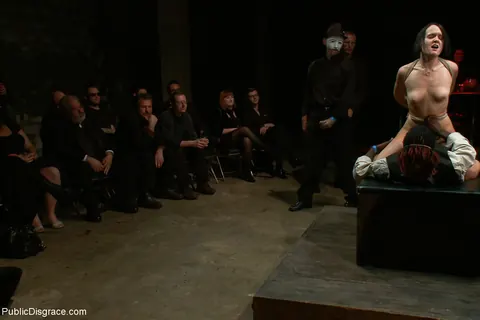Bobbi Brixton: Hairy Brunette Spreads in Public Bondage Group – photo 2 of 21