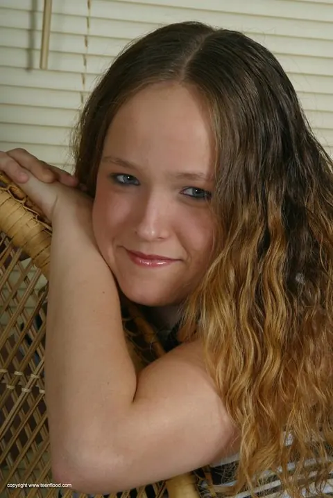 BBW Strips Out of Her Lingerie and Spreads – photo 2 of 20