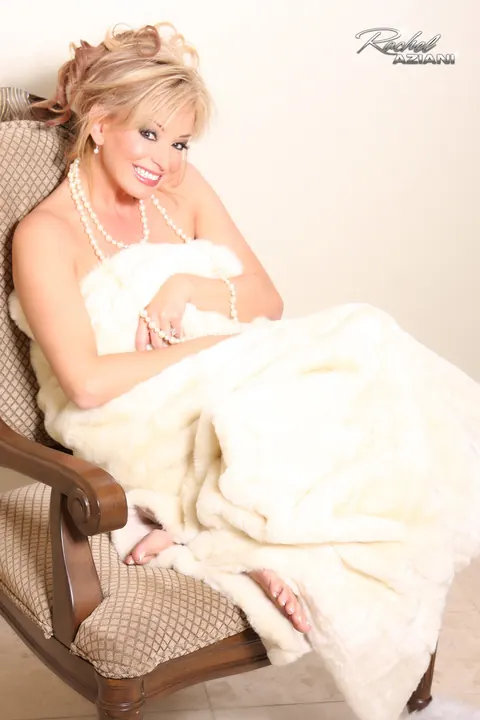 Rachel Aziani: Blonde MILF Wears Pearls While Fingering Herself – photo 1 of 15