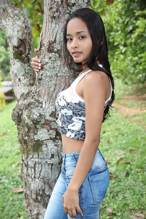 Asian Brunette Uncovers Her Big Tits in Jeans Outdoors – photo 3 of 16