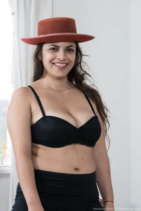 Anastasia Cherry: Curvy Latina Strips Off Her Panties and Spreads Her Hairy Pussy – photo 2 of 16