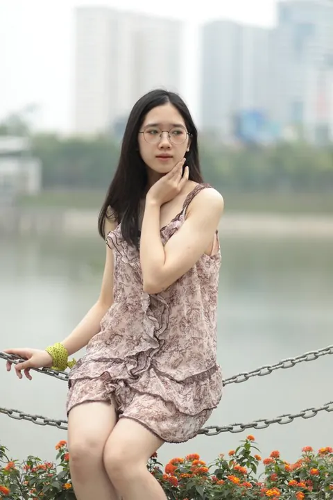 Petite Asian Woman Lifts Her Short Dress Outdoors – photo 7 of 20