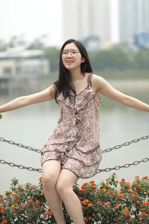 Petite Asian Woman Lifts Her Short Dress Outdoors – photo 4 of 20