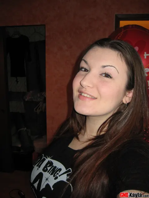 Brunette with Big Tits Fondles Her Boobs in Jeans – photo 2 of 12