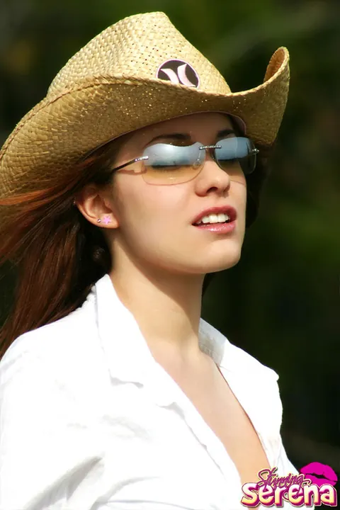 Stunning Serena: Brunette in Glasses and Shorts Unbuttons on a Farm – photo 9 of 11