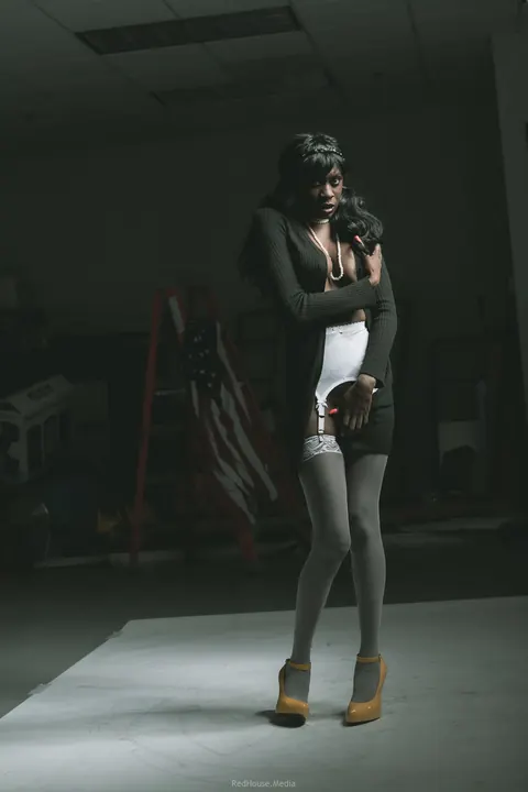 Ebony Woman in Stockings and Heels Poses Nude – photo 2 of 21