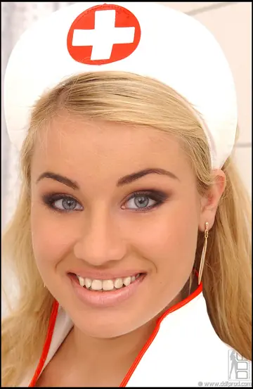 Natasha Orcanikova – Tall Busty Nurse in Latex Gives a Deepthroat Blowjob in a Threesome