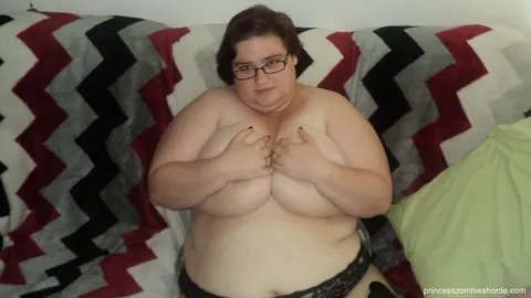 BBW MILF in Glasses Fondles Her Big Tits and Rubs Her Clit – photo 8 of 15