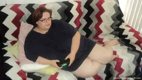 BBW MILF in Glasses Fondles Her Big Tits and Rubs Her Clit – photo 1 of 15