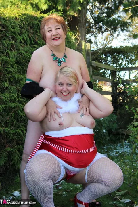Kinky Carol: Mature Redhead Licks and Fingers Her BBW Lover – photo 2 of 20