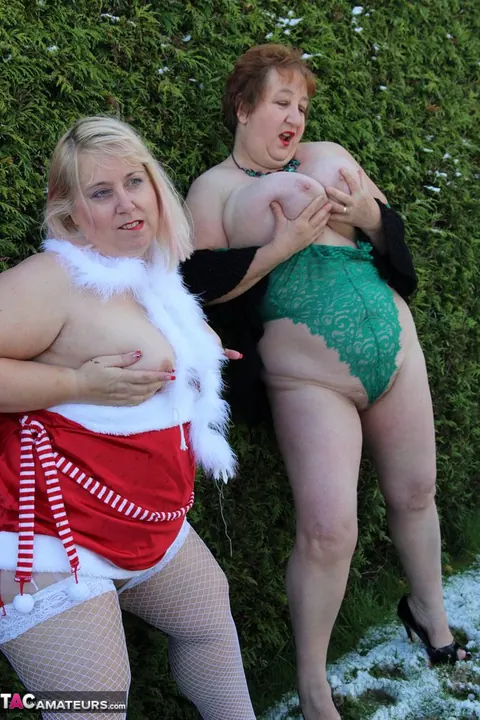Kinky Carol: Mature Redhead Licks and Fingers Her BBW Lover – photo 14 of 20