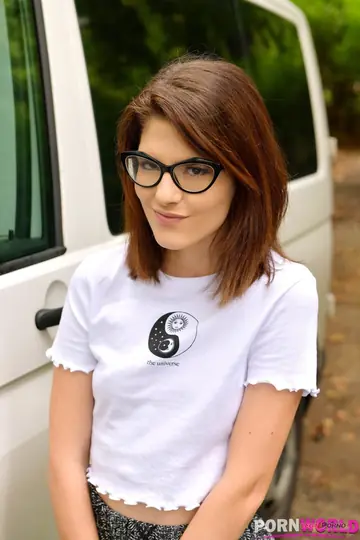 Sara Bell – Slim Italian Brunette in Glasses Takes Double Penetration