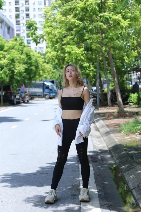 Petite Asian Babe Poses in Jeans Outdoors – photo 3 of 21