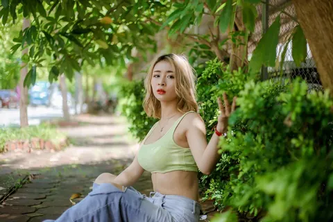 Petite Asian Babe Poses in Jeans Outdoors – photo 18 of 21