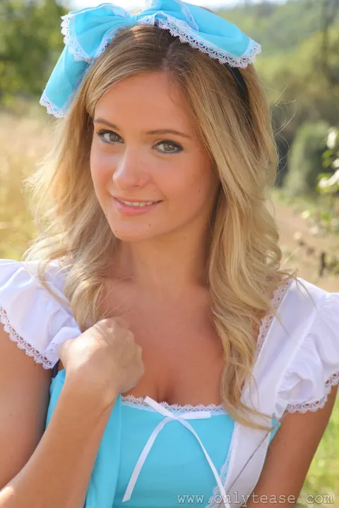 Elle Richie: Petite British Blonde Strips Out of Her Cosplay Dress Outdoors – photo 7 of 21