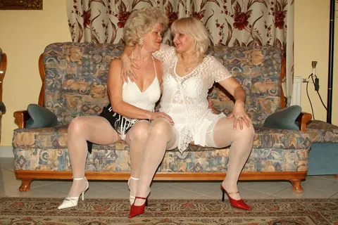 Blonde BBWs in Lingerie and Stockings Eat Each Other Out – photo 17 of 21