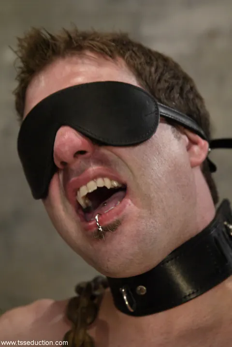 Trans Woman in Latex Binds Her Partner and Fucks Him – photo 9 of 21
