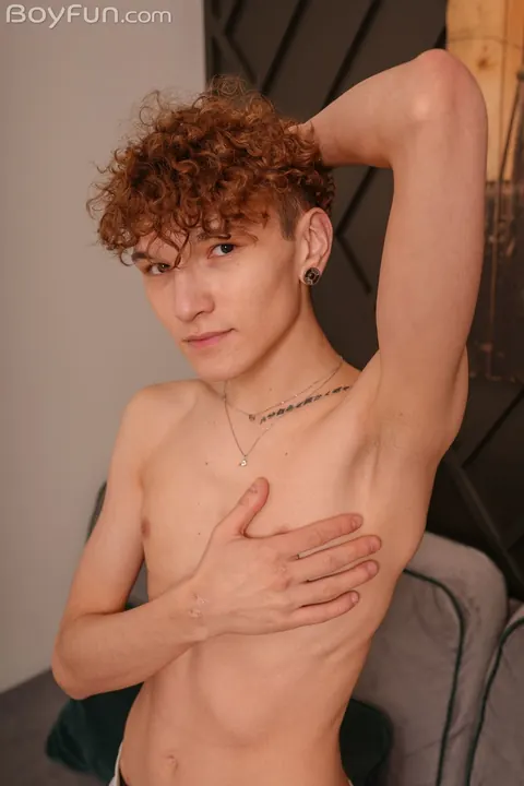 Slim Curly Guy Fingers Himself and Rides a Dildo – photo 5 of 21