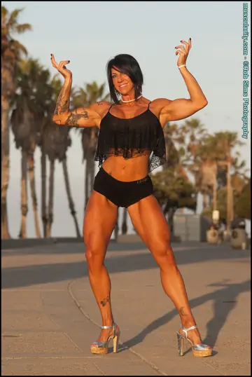 Mature Bodybuilder MILF Flexes in a Bikini and Heels Outdoors