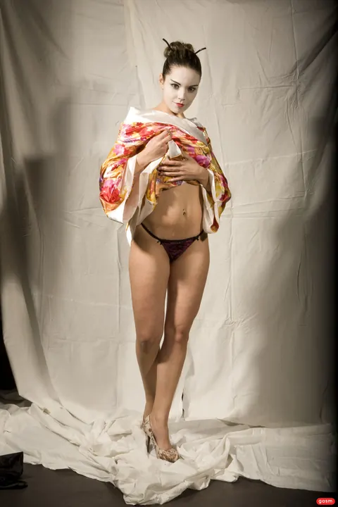 BIANCA CASANOVA: Japanese Brunette Strips Nude and Turns to Show Her Body – photo 6 of 14