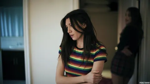 Gizelle Blanco: Tall Brunette Has Lesbian Sex with Her Partner – photo 4 of 20