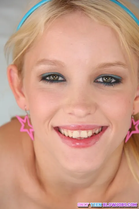Missy Mae: Petite Blonde Strips to Show Her Big Natural Tits – photo 15 of 17