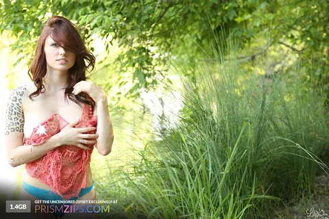 Lily Xo: Busty Redhead PAWG Spreads Outdoors – photo 9 of 15