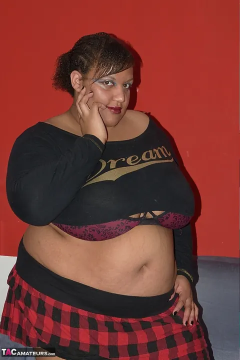 Ebony BBW with Big Tits Fingers and Spreads Her Pussy – photo 2 of 20