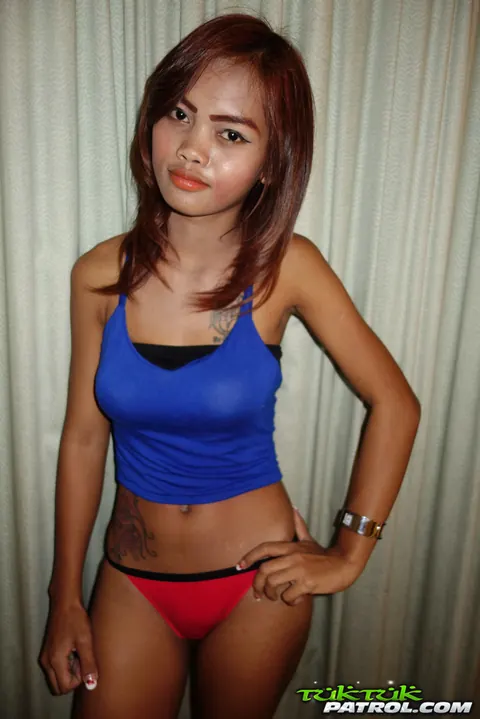 Slim Thai Woman Takes a Creampie Outdoors – photo 4 of 20