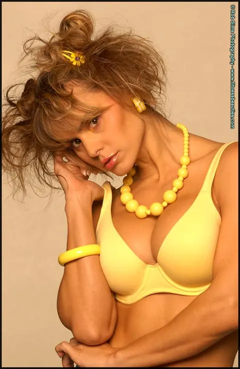 Timea Majorova: Thick MILF with Big Tits Poses in Lingerie and Thong – photo 8 of 15