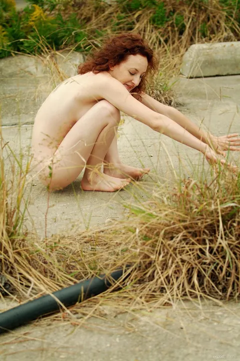Taneka: Curly Redhead MILF Spreads Her Pussy Outdoors – photo 8 of 21